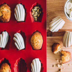 box madeleines pistache et chocolat blanc